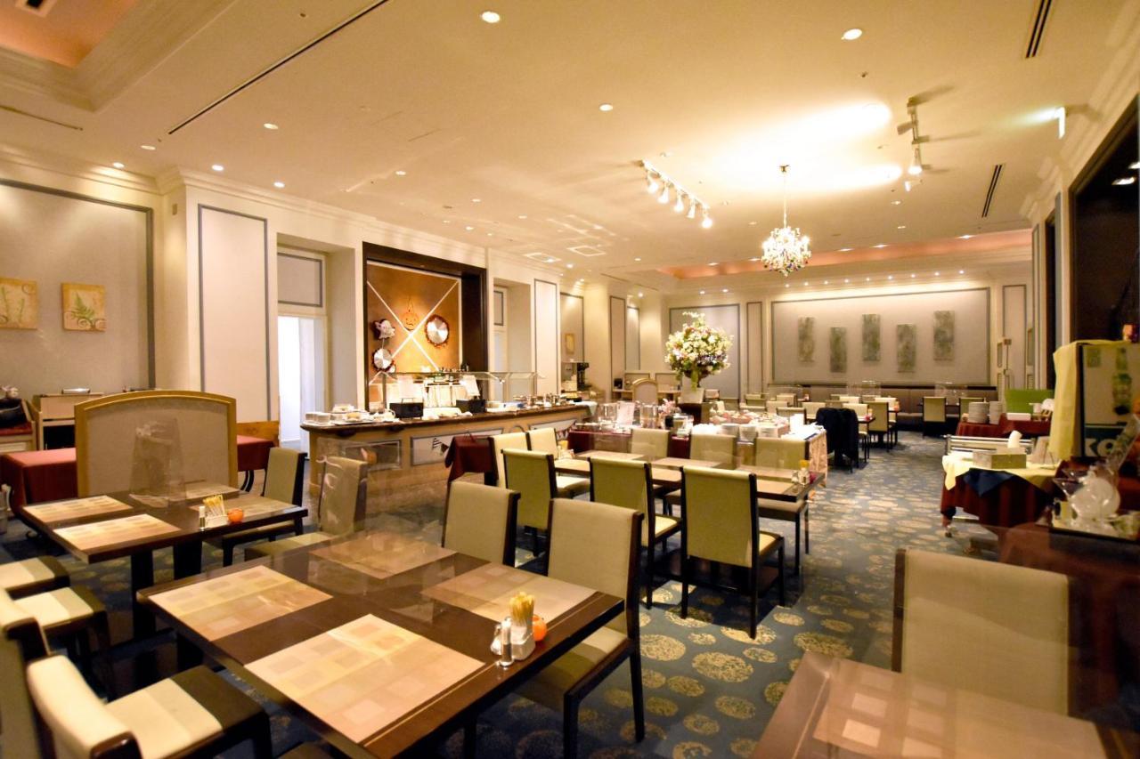 Okura Chiba Hotel Exterior foto