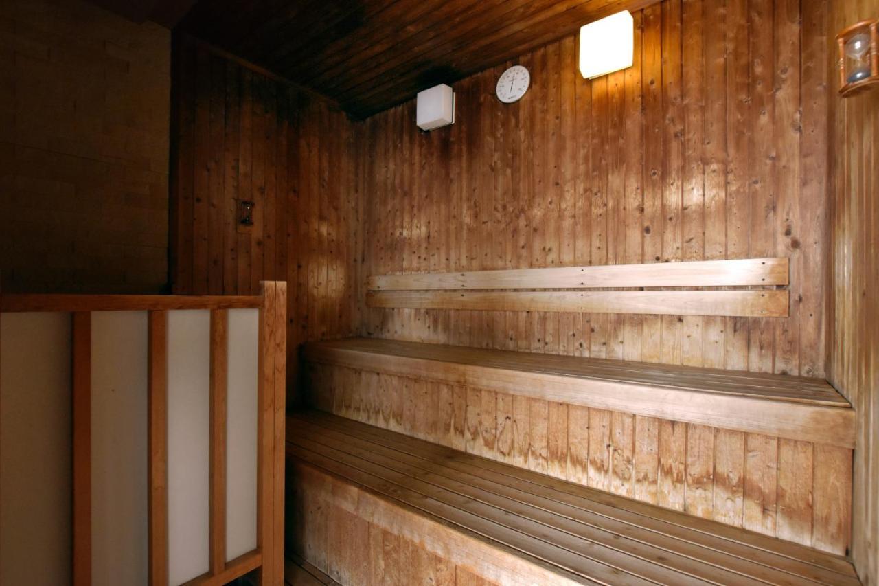 Okura Chiba Hotel Exterior foto