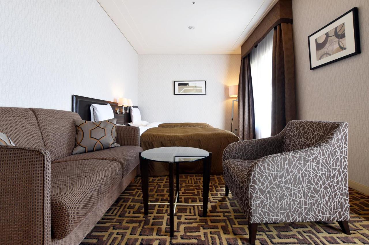 Okura Chiba Hotel Exterior foto